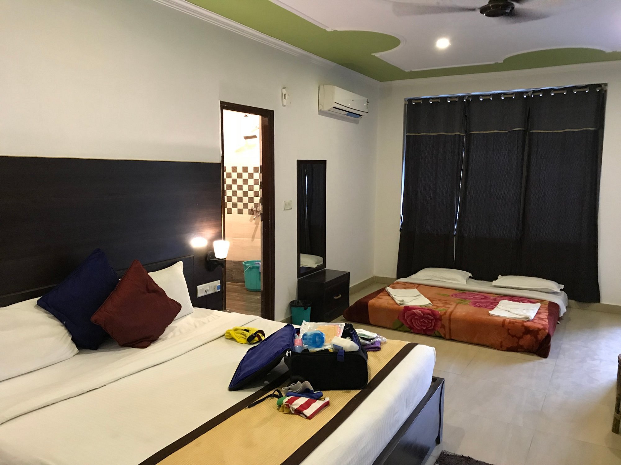 Family Room 4